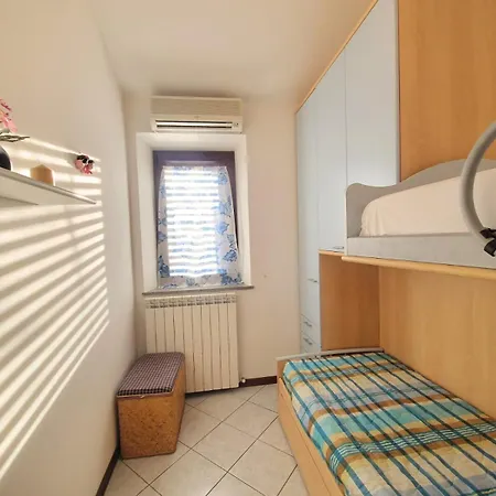 Rivagialla - Parking - Aria Condizionata - *